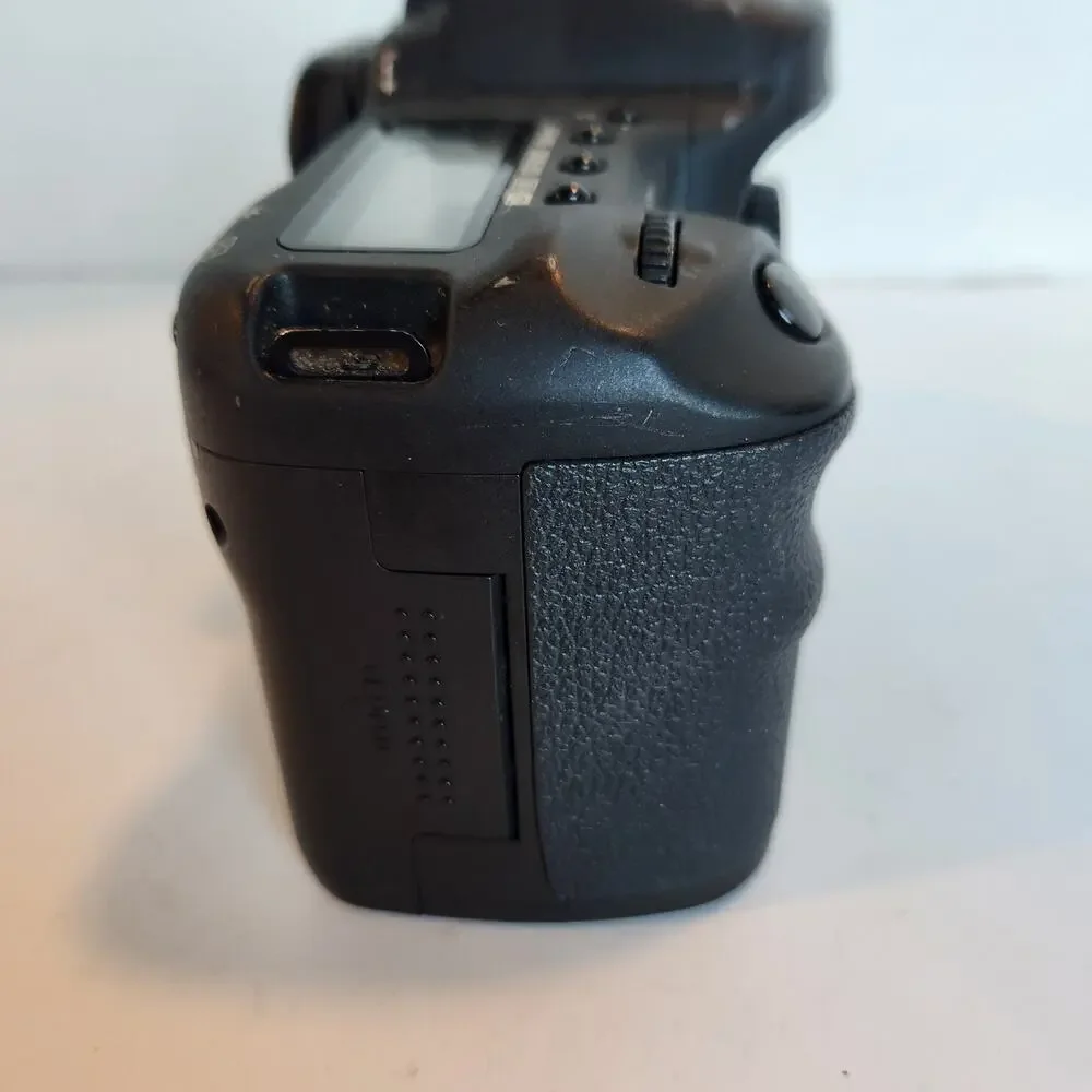 Canon EOS 10D 6.3MP Digital SLR Camera - Black (Body Only) Untested